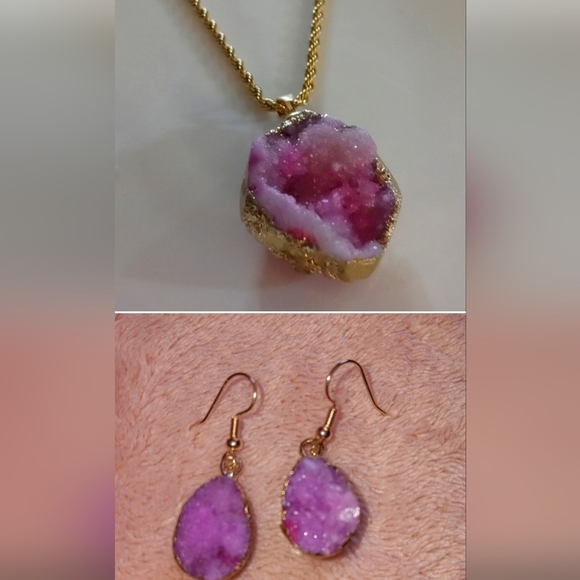 Jewelry - Necklace pink stone earring Set